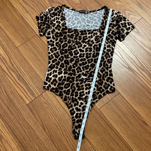 Popular 21 women’s animal print square neckline bodysuit thong snap closure M - Picture 9 of 11